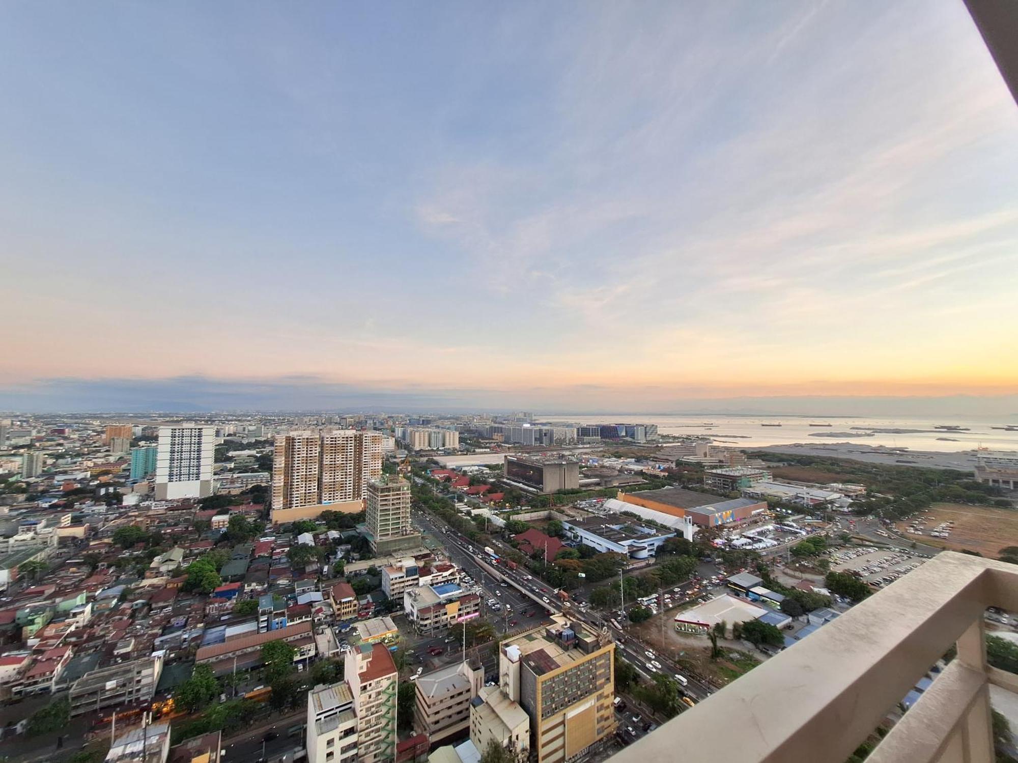 Coast Stay By J 40Th Floor Penthouse Manila Luaran gambar
